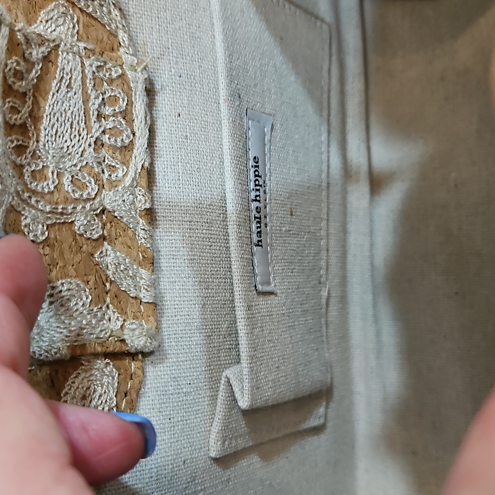 NWT HAUTE HIPPIE WHITE EMBROIDERED CLUTCH BEADED HANDLE CLUTCH - Picture 7 of 10
